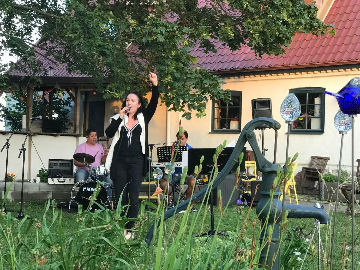 Tryde 1303 B&B på Österlen Tomelilla Dış mekan fotoğraf